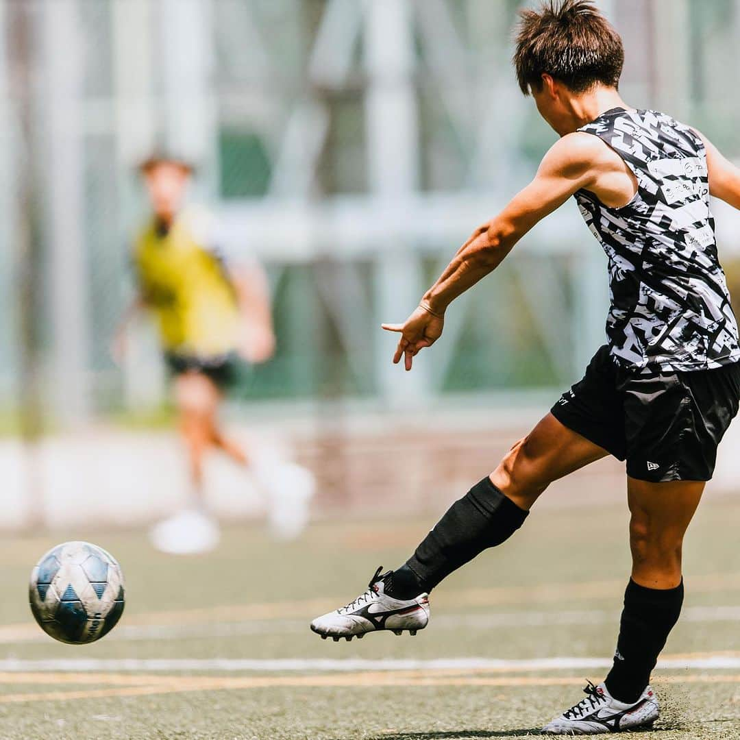 田中裕介さんのインスタグラム写真 - (田中裕介Instagram)「『ライスポンサー』  トレーニング後選手がすぐに栄養補給をできる環境を整えるために 下記の施策を開始します。  その名も『ライスポンサー』🌾  このカテゴリーでもJクラブに負けない意識を保つ事は大切な事です。 小さな一歩がいつか大きな差を 生みます🔥  午前中激しいトレーニングの後に 午後も各自の仕事に向かう選手達。 平均年齢24歳のまだまだ若い選手達にとって、 トレーニング後の 食事は非常に大切です。  Jカテゴリーでもトレーニング後の食事環境の整っていないクラブもある中で、 @shibuyacityfc は 渋谷区スポーツセンター @shibuyasports  『ハチドリ』さん @8.dori_ さんのご協力の元、 選手達への食事提供を開始する 施策を開始しました。  地域との連携や多大なサポートがありサッカークラブは 成り立っています。今回の施策もその一つになります。 重要な栄養素の話やアスリートに必要な食事を 選手に教えていただきありがとうございます‼︎  その中で提供する食料の補充は 重要になってきます。 選手が低価格で良質な食事を摂れるように、サポートして頂ける方を探しております。  渋谷からJリーグを目指す 選手達のサポートを是非 宜しくお願いいたします。  詳しくはHPまで↓ https://www.scfc.jp/news/s/ricesponsor」7月20日 15時48分 - yusuketanaka_official