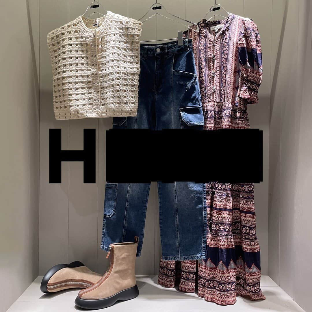 H BEAUTY&YOUTHさんのインスタグラム写真 - (H BEAUTY&YOUTHInstagram)「＜H BEAUTY&YOUTH＞WOOL LAME CROCHET VEST ¥31,900＜BAUM UND PFERDGARTEN＞ NACHI DENIM ¥37,400＜Sea New York＞SUZIE PRINT DRESS ¥89,600 ＜3.1 Phillip Lim＞ MERCER ZIP COMBAT BOOT for women ¥91,300  #H_beautyandyouth #エイティーズビューティアンドユース @h_beautyandyouth  #BEAUTYANDYOUTH #ビューティアンドユース #Unitedarrows #ユナイテッドアローズ #baumundpferdgarten #seanewyork #31philliplim」7月20日 15時50分 - h_beautyandyouth