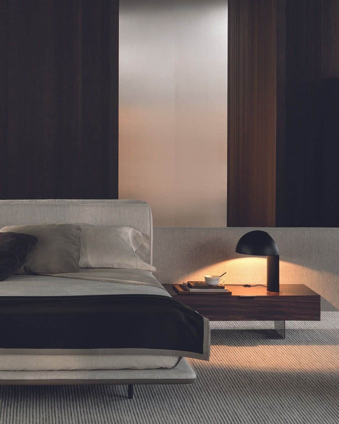 Minotti Londonさんのインスタグラム写真 - (Minotti LondonInstagram)「Horizonte Bed is the natural evolution for the night area of the Horizonte modular seating system.  Designed by @mkogan27 / @studiomk27, it is characterised by the rigorous and light horizontal line that inspires the design of the entire system.  Tap the link in our bio to discover the Horizonte bed.  #horizonte #minotti #minottilondon #marciokogan #studiomk27 #interiordesign #design #luxuryfurniture #madeinitaly #italianstyle #italianfurniture」7月20日 16時01分 - minottilondon