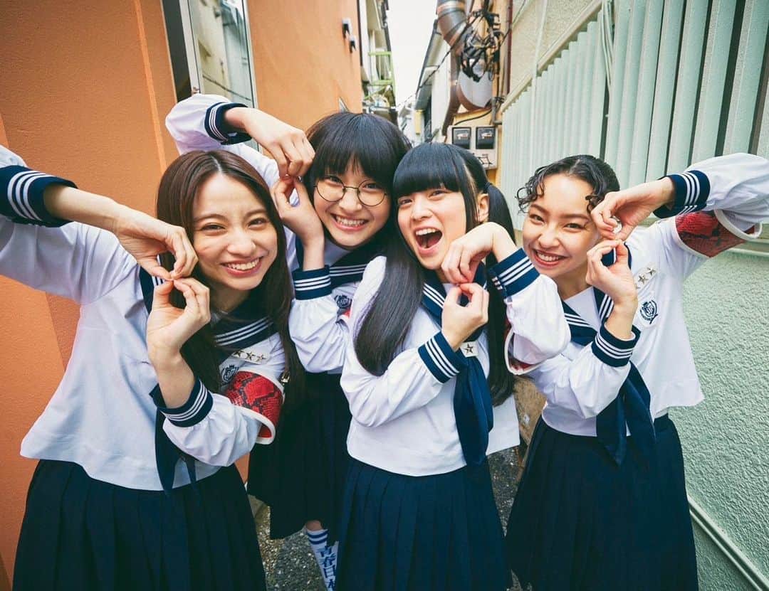新しい学校のリーダーズさんのインスタグラム写真 - (新しい学校のリーダーズInstagram)「㊗️ 8周年 ☺️😄😆😁 ✨️✨️July 19th  #新しい学校のリーダーズ」7月20日 16時31分 - japan_leaders