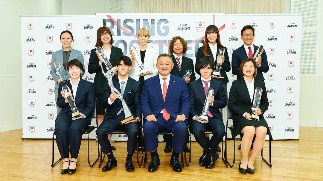江村美咲のインスタグラム：「令和4年度JOCスポーツ賞　優秀賞 ⁡ 投稿が遅れてしまいましたが6月30日のオリンピックコンサートで表彰していただきました。 いつもご支援いただきありがとうございます！ ⁡ そしてこれから世界選手権の開催地であるミラノに向かいます🇮🇹 今年も挑戦者として自分のベストを尽くして楽しみます❤️‍🔥 ⁡ たくさん応援して頂けると嬉しいです!!  ©︎JOC」