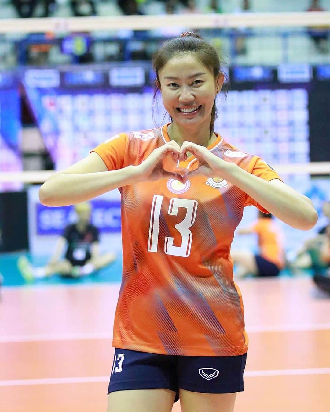 ヌットサラ・トムコムのインスタグラム：「PEA Sisaket 💜 วันนี้ชิง 17:30 น.  #nootsara13  #PEA #PEASisaket」