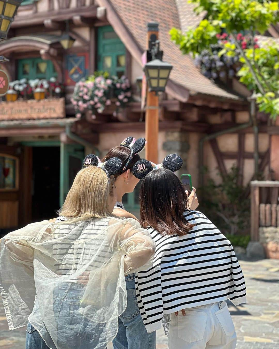 陽菜えみるさんのインスタグラム写真 - (陽菜えみるInstagram)「.  My favorite photos 🏰🌈  🪄✨✨  .」7月20日 16時58分 - emiru_haruna