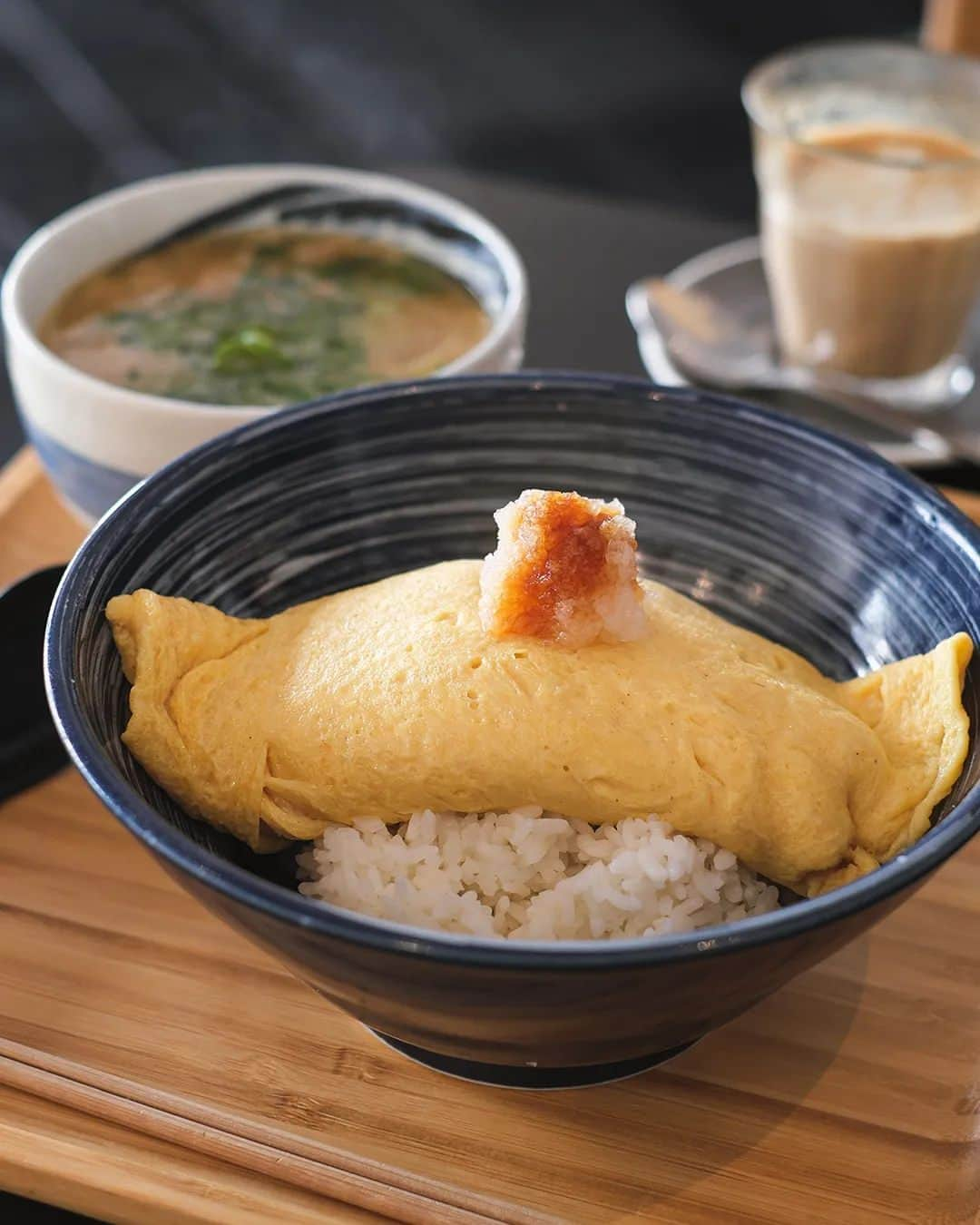 Erinaのインスタグラム：「Hearty Japanese Breakfast✨️- the perfect brekkie to warm you up in the cold mroning ❤️‍🔥!  - Pickled Mustard and Cod Roe Omelette with Tonjiru 🥘🍳」