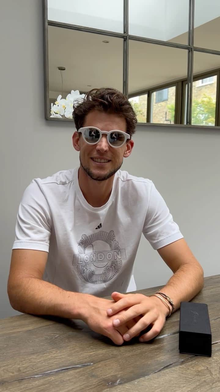 ドミニク・ティエムのインスタグラム：「WIMBLEDON EDITION 🤍 Ab heute ist die neue Wimbledon Edition online wie auch exklusiv in allen sehen! Wutscher Filialen erhältlich!  LAWN 20 und LAWN 27 | THIEM VIEW  Die perfekten Modelle für den Sommer! 😎☀️  Online erhältlich auf thiemview.com und wutscher.com Link findet ihr in der Bio 👆  #thiemview #nachhaltigkeit #eyewear #dominicthiem #sunnies #glasses #designedinaustria #madeinaustria #austrianbrand #fashion #accessories #style #optics #sustainable」