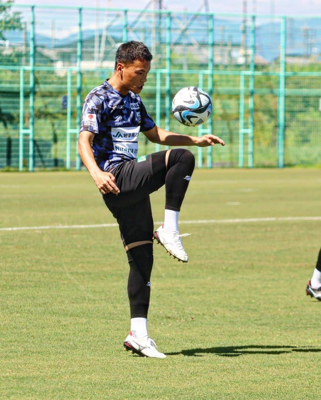 ＦＣ岐阜さんのインスタグラム写真 - (ＦＣ岐阜Instagram)「. 【長野戦まであと❷日🍀】 7.20(Thu)  TRAINING PHOTO📸  #fcgifu #FC岐阜 #MOVEYOURHEART #生地慶充 #藤岡浩介 #田口裕也 #久保田和音 #川上竜 #田中順也 #大野哲煥 #山内寛史 #藤谷匠 #柏木陽介」7月20日 17時21分 - fcgifu