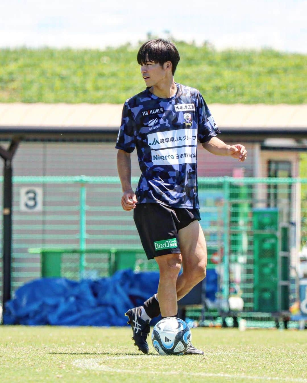 ＦＣ岐阜さんのインスタグラム写真 - (ＦＣ岐阜Instagram)「. 【長野戦まであと❷日🍀】 7.20(Thu)  TRAINING PHOTO📸  #fcgifu #FC岐阜 #MOVEYOURHEART #生地慶充 #藤岡浩介 #田口裕也 #久保田和音 #川上竜 #田中順也 #大野哲煥 #山内寛史 #藤谷匠 #柏木陽介」7月20日 17時21分 - fcgifu