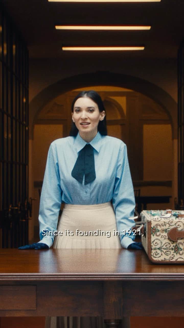 クリスティーズのインスタグラム：「Looking at Vault’s Made-to-Treasure Collector’s Items with Christie’s.   Rachel Koffsky, international head of handbags and accessories at Christie’s, chronicles how the House’s history is expressed through the details of exceptional vintage finds, and how Vault expands upon that heritage with its Made-to-Treasure Collector’s items. Discover the full video at the link in bio. #GucciVault」