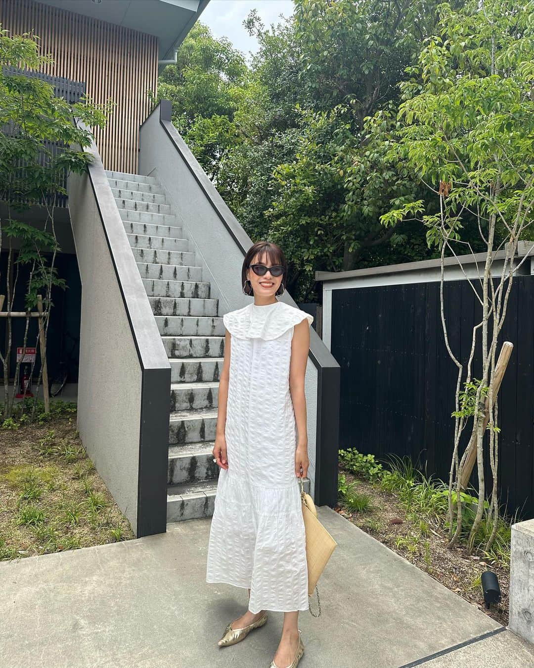 小西翼のインスタグラム：「.  サングラス🕶️かけたら あゆさんやん！って言われて 調子乗った日🤭🤍🤍🤍 あゆさんならせてもらいました🙏笑 ( @ayuyunyun ごめんなさい🤍笑)  @seadsmara のバックは もうすでにヘビロテ✨ たくさん入るし、持ってるだけで おしゃれやから持ちがち🤍  #seadsmara#bowa#ootd」