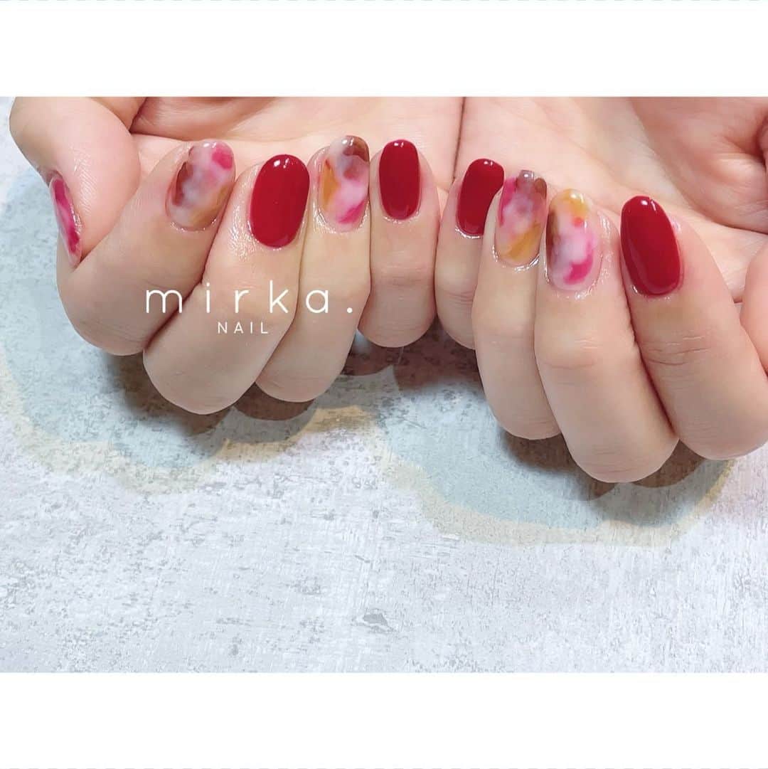 mirka. NAIL(ミルカネイル)さんのインスタグラム写真 - (mirka. NAIL(ミルカネイル)Instagram)「⁡ ⁡ ⁡ ちゅるんと明るめレッド𓍼 ⁡ ⁡ ⁡ ………………………………………………………… ⁡ ご予約、お問い合わせは LINE ID⇒ @mirka.nail (@含む)まで。 ⁡ ご新規様はハイライトの「ご案内」と「ご予約方法」を必ずお読みいただいてからご予約くださいますようお願いいたします。 空き状況や詳細はLINEの投稿からご確認ください。 ⁡ ⁡ ⁡ ⁡ #mirkanail#nails#nail#nailart#naildesign #ショートネイル#ネイルアート#ネイルデザイン#ネイル#大人ネイル#シンプルネイル#オフィスネイル#ニュアンスネイル#ナチュラルネイル#カジュアルネイル#ショートネイルデザイン#美甲#夏ネイル#夏ネイル2023 #プライベートサロン#プライベートネイルサロン#東京ネイルサロン#東京ネイル#江東区ネイルサロン#森下#清澄白河 ⁡」7月20日 18時16分 - mirka.nail