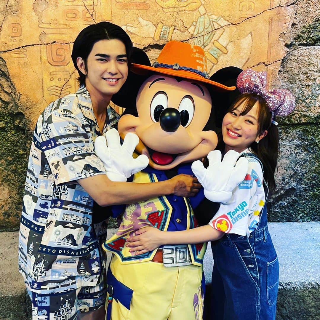 朝日放送「おはよう朝日土曜日です」のインスタグラム：「憧れのミッキーと📸 #東京ディズニーランド#東京ディズニーシー#東京ディズニーリゾート#40周年 #土日どーする #7月22日放送#見てね  #おは土#おはよう朝日土曜日です#ABCテレビ #堀くるみ#真田理希」