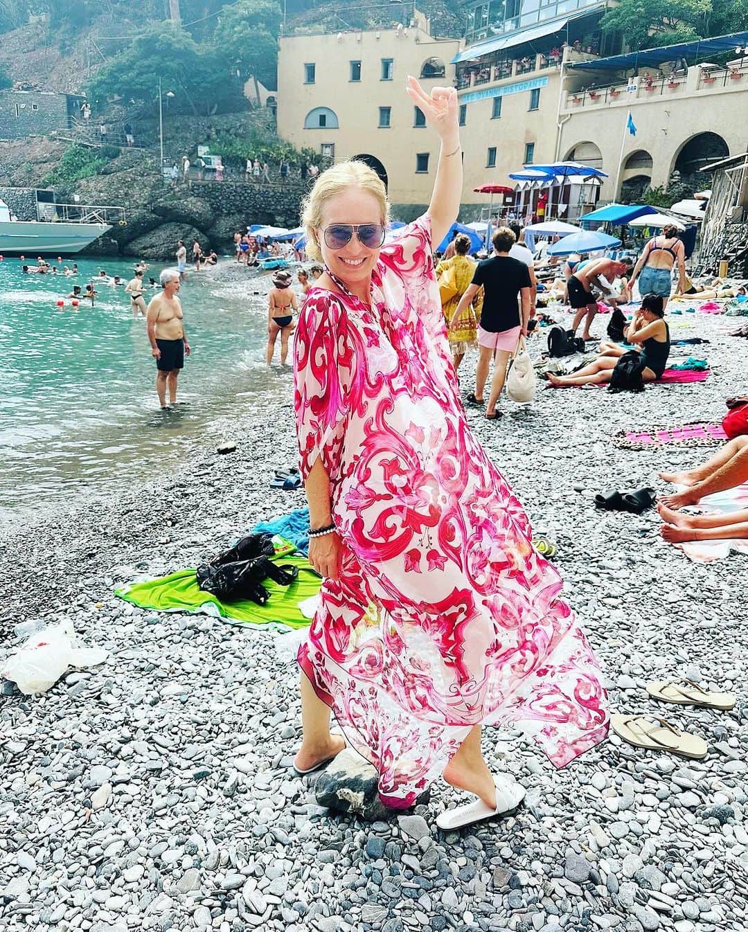 アンジェリカのインスタグラム：「Dia incrível com família e amigos amados ❤️ #grazie #italy #portofino @siqueiragui」