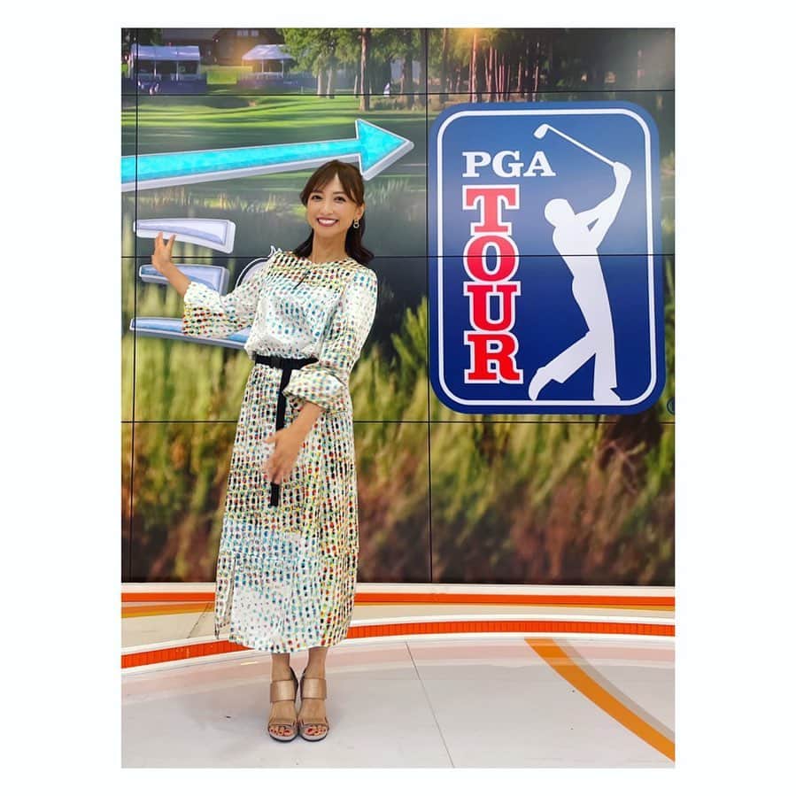 望月理恵さんのインスタグラム写真 - (望月理恵Instagram)「PGAハイライトの衣装です❣️ 大好きな麻美子さんの服✨  ・ブラウス、スカート @ailefanm  ・ピアス @abiste_official  #bsジャパネクスト #PGAハイライト #サキヨミPGA #衣装 #生放送中 コメントありがとうございました！ モッチー日に焼けてるとの コメントもたくさんありました。 はい、こんがり焼けてます。😆」7月20日 18時50分 - mochiee28