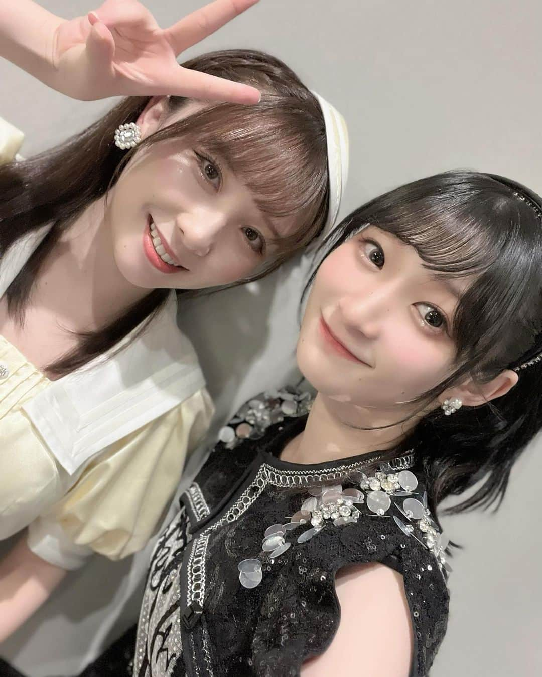 宮本佳林さんのインスタグラム写真 - (宮本佳林Instagram)「♡  BEYOOOOONDSのみんなと🥰  桃々姫ちゃんと キラキラつけてる様子を 高瀬くるみちゃんに撮影してもらった📸  #キラキラ #高瀬くるみ ちゃん #清野桃々姫 ちゃん #平井美葉 ちゃん #beyooooonds」7月20日 18時50分 - karin_miyamoto.official