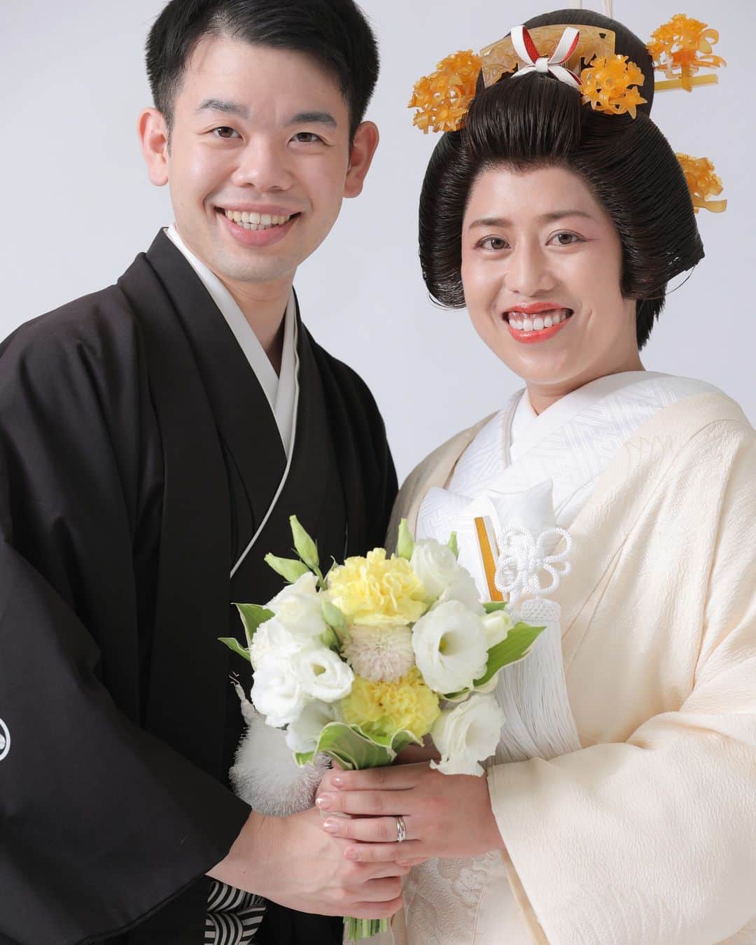 Studio TVB Kobeさんのインスタグラム写真 - (Studio TVB KobeInstagram)「. photographer: Yui Sakamoto hair&make: @michi.miura_deco.hm  @studiotvb_kobe @decollte_weddingphoto #光のウェディングフォト #夜景 #d_weddingphoto #日本中のプレ花嫁さんと繋がりたい #全国のプレ花嫁さんと繋がりたい #写真好きな人と繋がりたい #カメラ好きな人と繋がりたい #メイク好きな人と繋がりたい #東京カメラ部 #ポートレート #ウェディングヘア #フォトウェディング #カップルフォト #チェリフォト #家族写真 #前撮り #結婚式準備 #大阪前撮り #神戸前撮り #ブライダルフェア #スタジオtvb神戸ハーバーランド店 #ロケーションフォト #プレ花嫁 #卒花嫁 #撮る結婚式 #2023冬婚さんと繋がりたい」7月20日 18時44分 - studiotvb_kobe