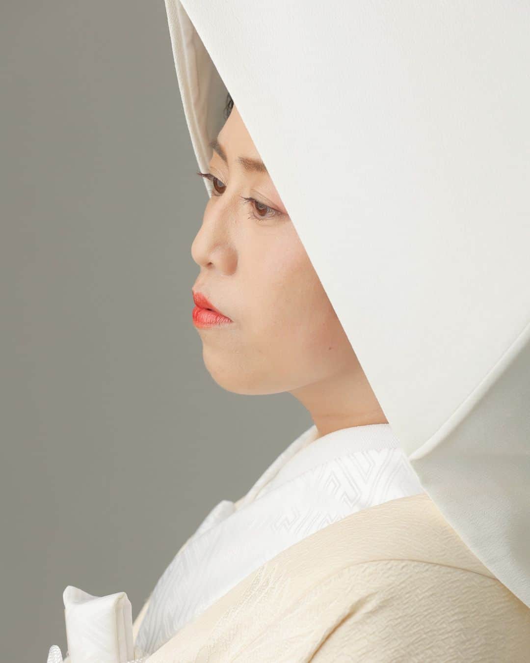 Studio TVB Kobeさんのインスタグラム写真 - (Studio TVB KobeInstagram)「. photographer: Yui Sakamoto hair&make: @michi.miura_deco.hm  @studiotvb_kobe @decollte_weddingphoto #光のウェディングフォト #夜景 #d_weddingphoto #日本中のプレ花嫁さんと繋がりたい #全国のプレ花嫁さんと繋がりたい #写真好きな人と繋がりたい #カメラ好きな人と繋がりたい #メイク好きな人と繋がりたい #東京カメラ部 #ポートレート #ウェディングヘア #フォトウェディング #カップルフォト #チェリフォト #家族写真 #前撮り #結婚式準備 #大阪前撮り #神戸前撮り #ブライダルフェア #スタジオtvb神戸ハーバーランド店 #ロケーションフォト #プレ花嫁 #卒花嫁 #撮る結婚式 #2023冬婚さんと繋がりたい」7月20日 18時44分 - studiotvb_kobe