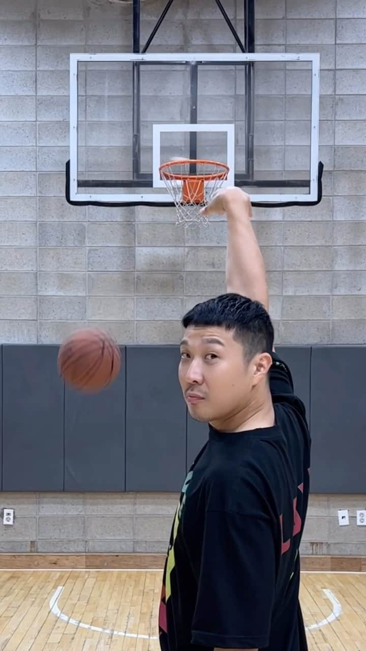 ハハのインスタグラム：「나랑 농구 한 판 붙자⛹🏻🏀 #하하#haha#키위랩#kiwelab」