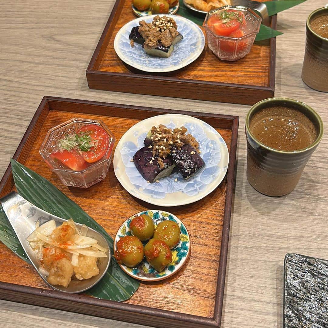 麦さんのインスタグラム写真 - (麦Instagram)「. . 久々のぽにて😽💘 . . 今年4月にオープンしたばかりの @shibuya_kamiyama さんで 焼肉コースを食べてきたよ〜🥩 . 奥渋エリアの落ち着いたお店で ゆっくり楽しめたよ＾＾ . 特に美味しかったのは ユッケとかみ山焼き😌💖💖 . 〆の冷麺もすっきりしてて ぺろっと食べちゃった😋 . . ご馳走様でした🌼🌼 . . . .  PR @shibuya_kamiyama #東京焼肉 #渋谷焼肉かみ山 #渋谷焼肉 #個室焼肉 #奥渋 #接待 #焼肉デート #渋谷 #shibuya #ミディアム #夏カラー #アッシュベージュ #アッシュ #ベージュカラー #カラコン #ナチュラルメイク #肌質改善 #ポニテ #grl #夏コーデ #japan #japanesegirl」7月20日 18時57分 - _naa525_