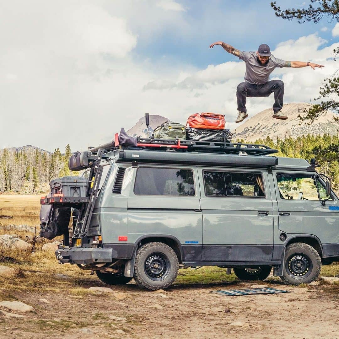 GREGORYのインスタグラム：「【ADVENTURE SUMMIT 2023 】 今週末の7/22(土)～7/23(日)に開催される、アウトドア・フェス「ADVENTURE SUMMIT 2023」にグレゴリーは出展いたします！富士山麓の大自然を満喫できる中で約40社のアウトドアブランドが集合します。  その他にも地元を知り尽くした地域事業者によるアクティビティやガイドツアー、各ブランドの一押しアイテムが並ぶ野外マーケット、お子様から大人まで楽しめるワークショップなどなど、大自然とアウトドアの“たのしい”をぜんぶ詰め込んだ祭典です。  #グレゴリー #gregory #fujigateway #フジゲートウェイ」