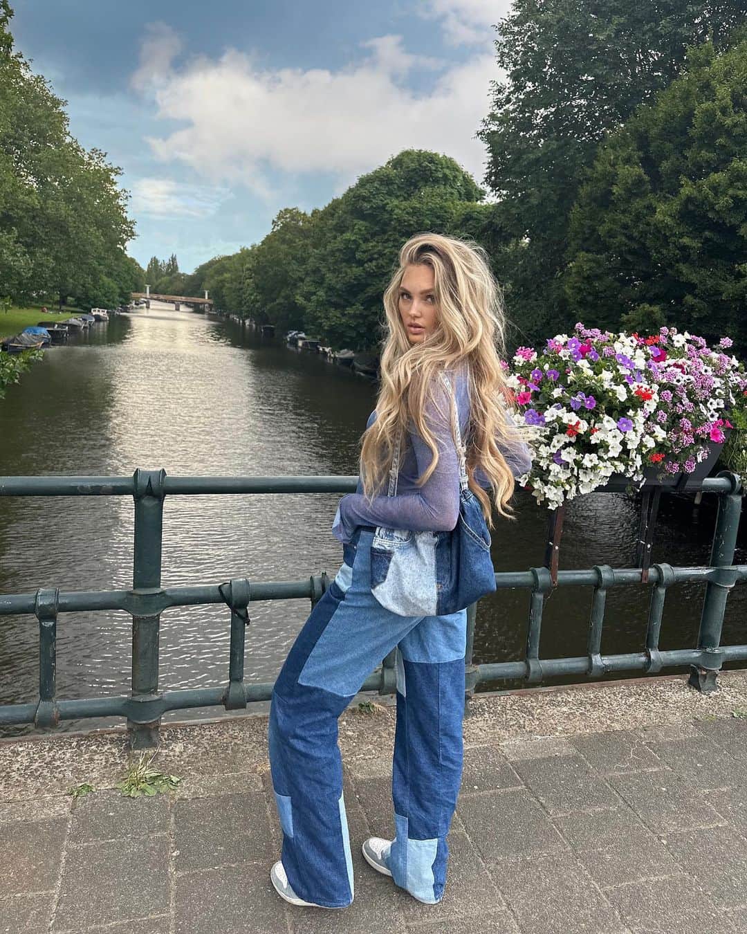 ロミー・ストリドのインスタグラム：「Amsterdam stroll 🦋」