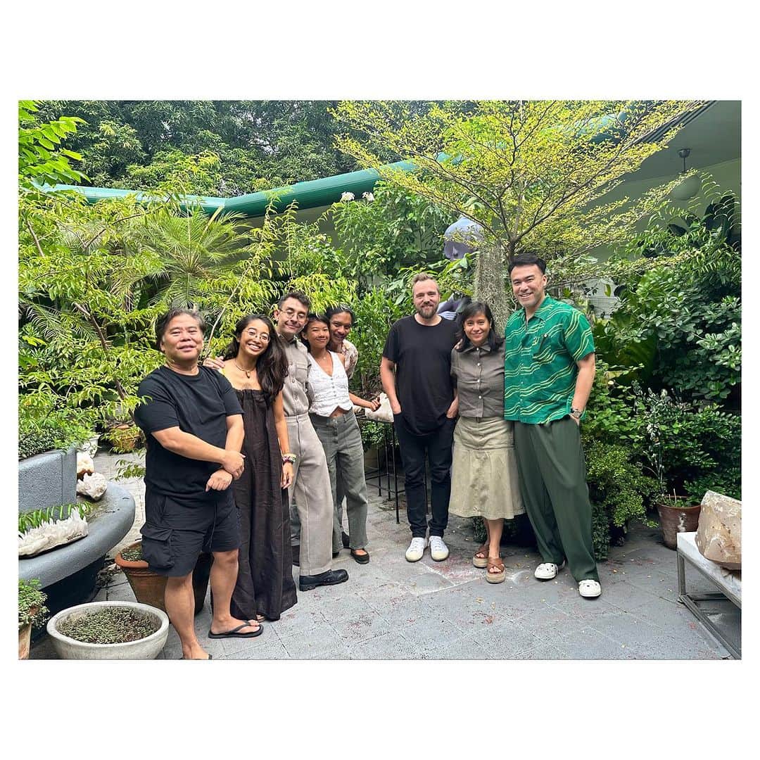 JJ.Acunaさんのインスタグラム写真 - (JJ.AcunaInstagram)「Immersing ourselves in a crystalline Quartz landscape on a tropical rainy Manila afternoon with a healthy lunch and meeting of the minds care of @riccoocampo 🙏🏻🌈🔮 W/ @ludwiggodefroy @sarahpcanlas @hannahreyesmorales @nicolaseabass @jonnymo_ph   #crystal #crystalenergy #crystalcollection #lifeofjj #shotoniphone #shotoniphone14pro」7月20日 19時14分 - jj.acuna