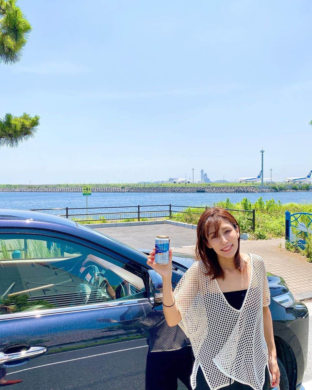 ayakoのインスタグラム：「♡  いよいよ夏本番！  暑い毎日がやってきた！  ちょっと車でお出かけ  景色の良い公園でオールフリー飲みながら  テイクアウトランチ！ 車で出掛けてアルコールを飲めない時は  雰囲気だけでも気分だけでも盛り上げよ！   ノンアルだけど、おいしくて飲みやすくて、食事にも合うんだよね オールフリーアンバサダーとして活動しています ♡   #昼オールフリー部  #ノンアル曜日 #ノンアル #昼からオールフリー #ランチにオールフリー #昼からノンアル #ノンアルコール #ランチ #キャンプ #キャンプ飯 #ALLFREE #糖質ゼロ #アルコールゼロ #カロリーゼロ #昼飲み #おでかけ #welcometoオールフリーの国 #おでかけ先でオールフリー #キャンプでオールフリー」