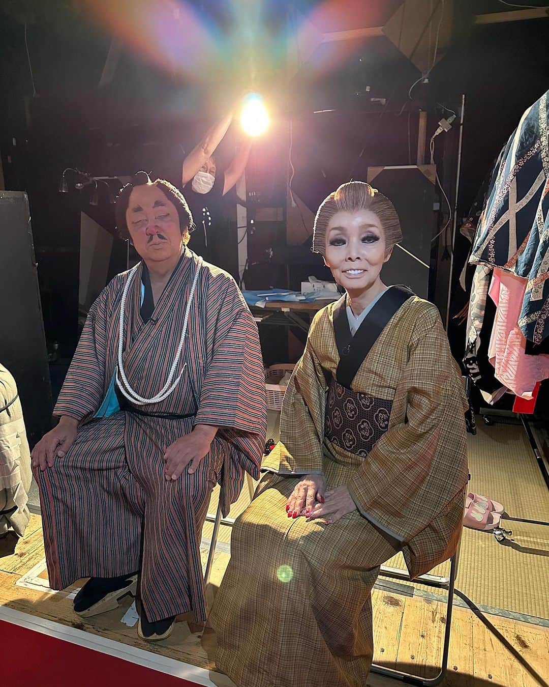 梅沢富美男のインスタグラム：「最強のコンビ！ ナオコ婆ちゃんとトミーじいちゃん。  毎回化粧をかえて研さんとみんなを笑わせるのに命かけてます！  さあ、明治座公演も残すところあと少し。 最後まで頑張ります！  #梅沢富美男劇団 #明治座公演 #研ナオコ」