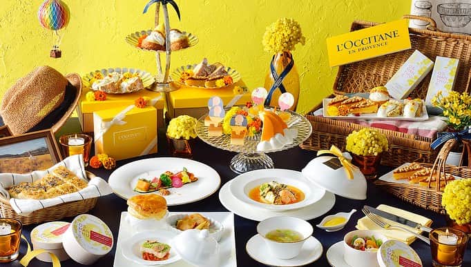 のインスタグラム：「. L’OCCITANE×ホテル椿山荘東京　 秋の早割セール開催中！  この秋、ロクシタンの金木犀の香り「オスマンサス」とホテル椿山荘東京が期間限定コラボレーション！  コンセプトルームなどのご宿泊プランやディナーイベントも特別料金でオファー。  特別料金の客室およびイベントには数量に限りがございますので、お早めにお申込ください。  ご予約は7月20日(木) 12:00～7月31日(月) 23:59 まで！  詳しくはストーリーorプロフィールリンクより🔍  @loccitane_jp  @hotelchinzansotokyo_official  #早割 #セール #期間限定  #loccitane #osmanthus  #ロクシタン #オスマンサス  #ホテル椿山荘東京 #椿山荘」