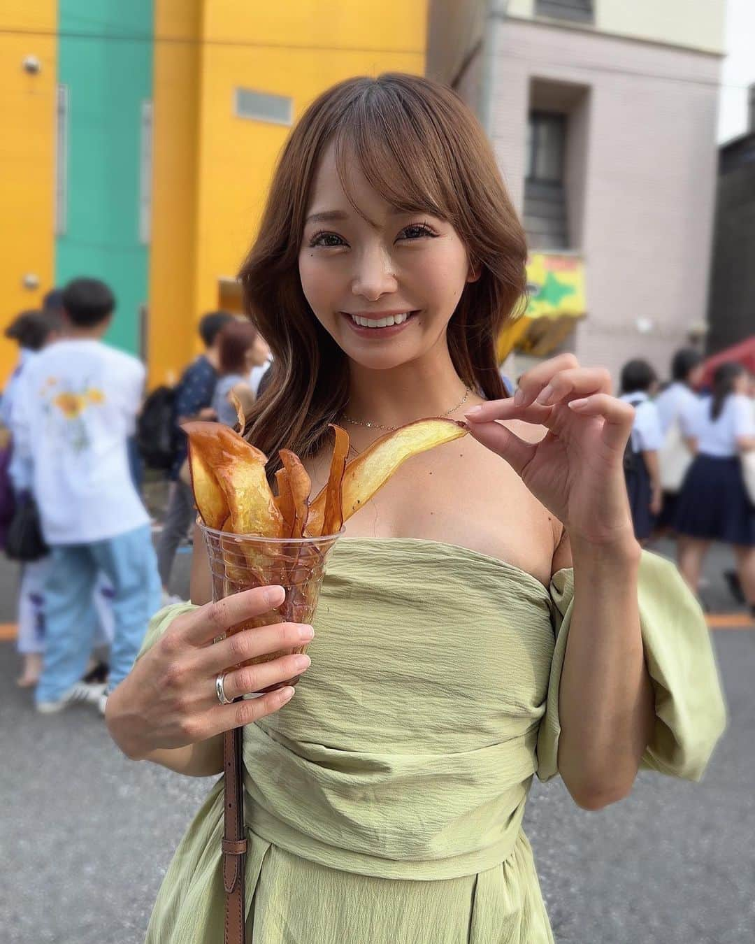 ななまるさんのインスタグラム写真 - (ななまるInstagram)「お祭り大好きななまるですっ！  東京、神奈川で屋台の出るお祭りや花火大会の情報 教えてください🥰  浴衣着たいナ〜🏮👘 . . . ワンピース @instyle365_jp 形と色味が可愛くて一目惚れした👒💚」7月20日 19時30分 - beer___624