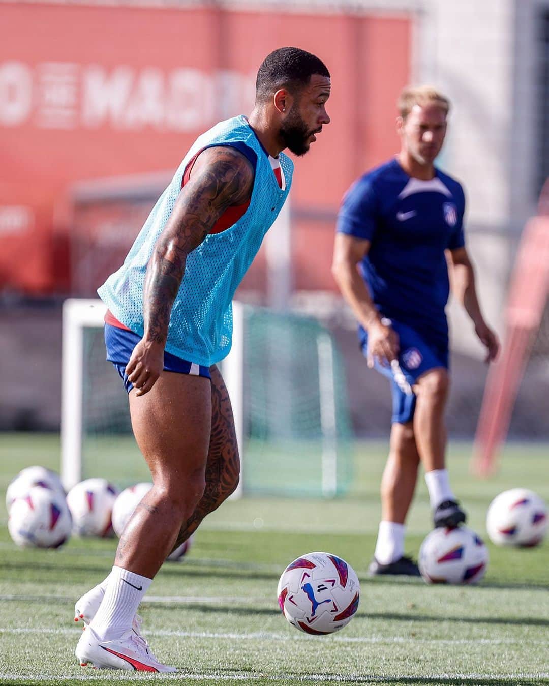 メンフィス・デパイのインスタグラム：「Pre season ⚽️」