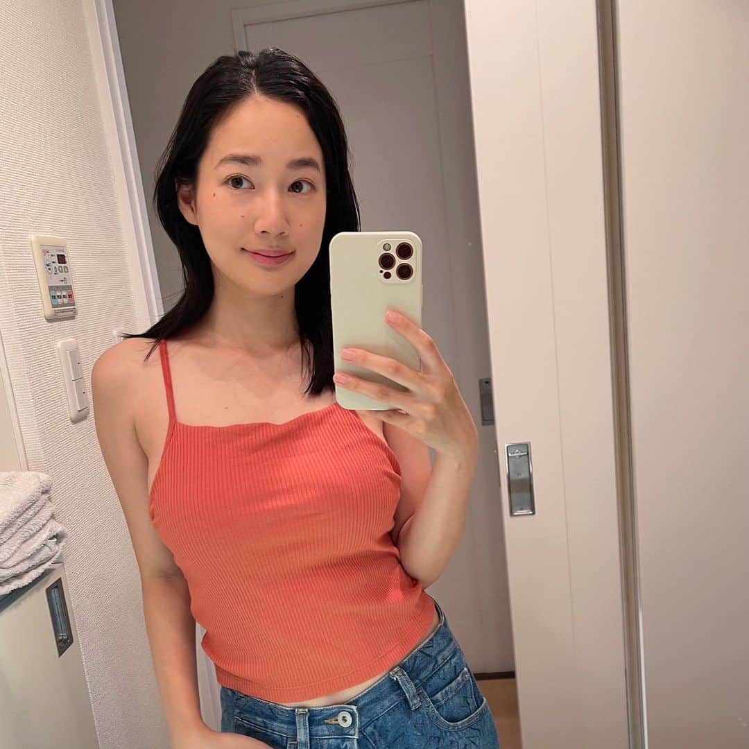 高嶋香帆のインスタグラム：「暑すぎる👶」