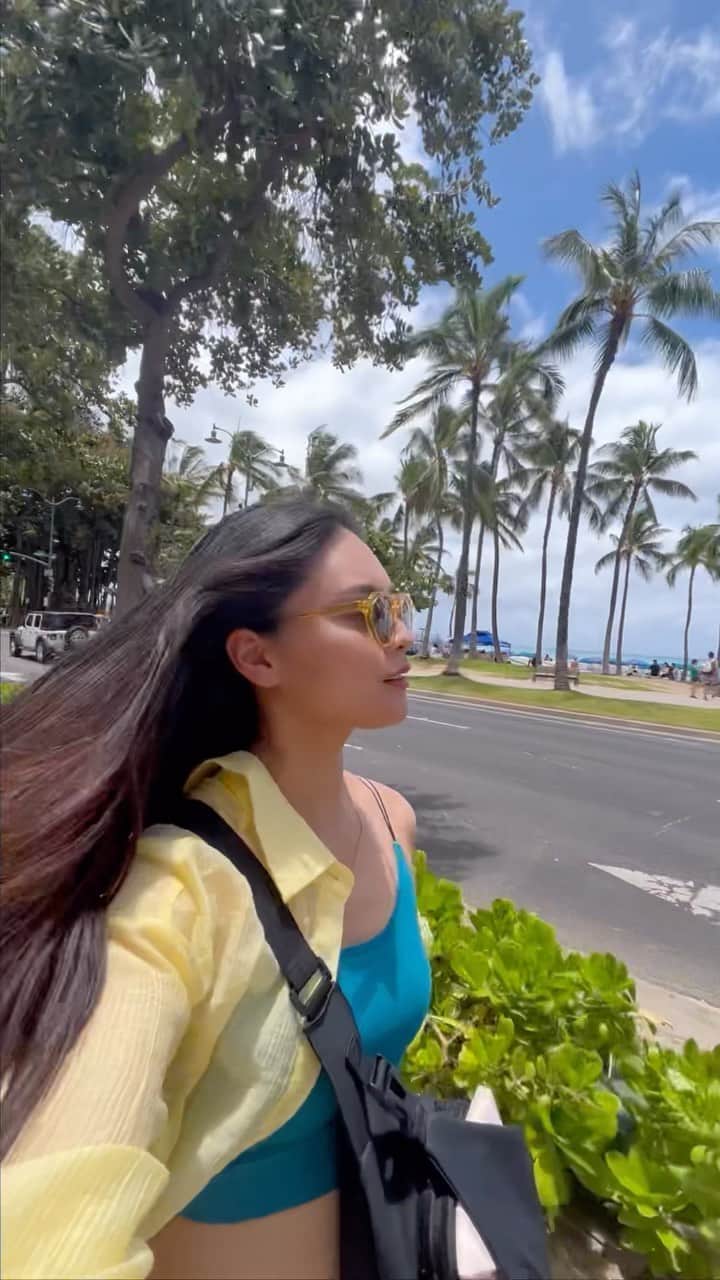 遊海 Yuumiのインスタグラム：「Aloha Hawaii! 🌺🌴 Chillin’ in paradise and loving every moment. #HawaiiAdventures #ChillVibes #IslandLife #hawaii #ハワイ」