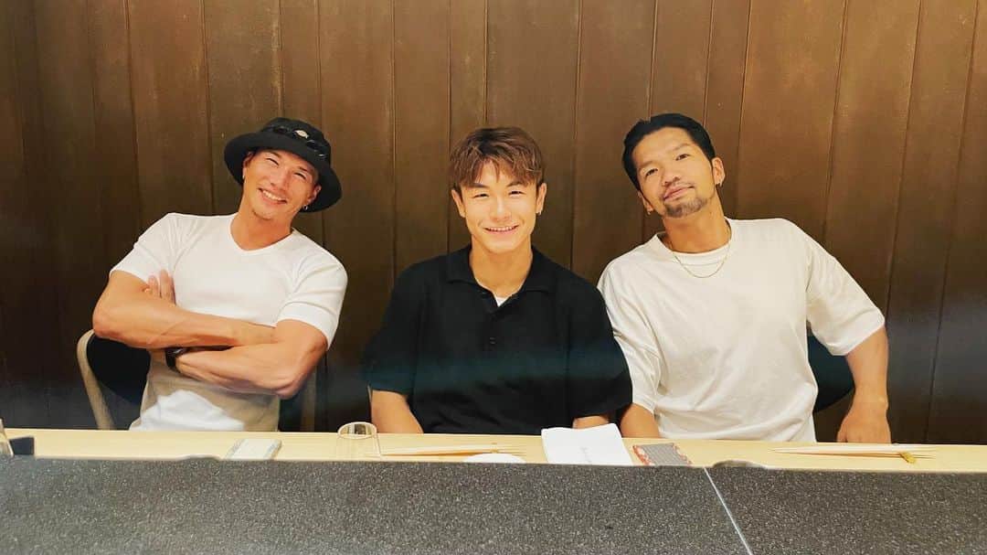 市原隼人のインスタグラム：「Thanks! @bboyshigekix & @steez21  #breakdancer  #bboy」