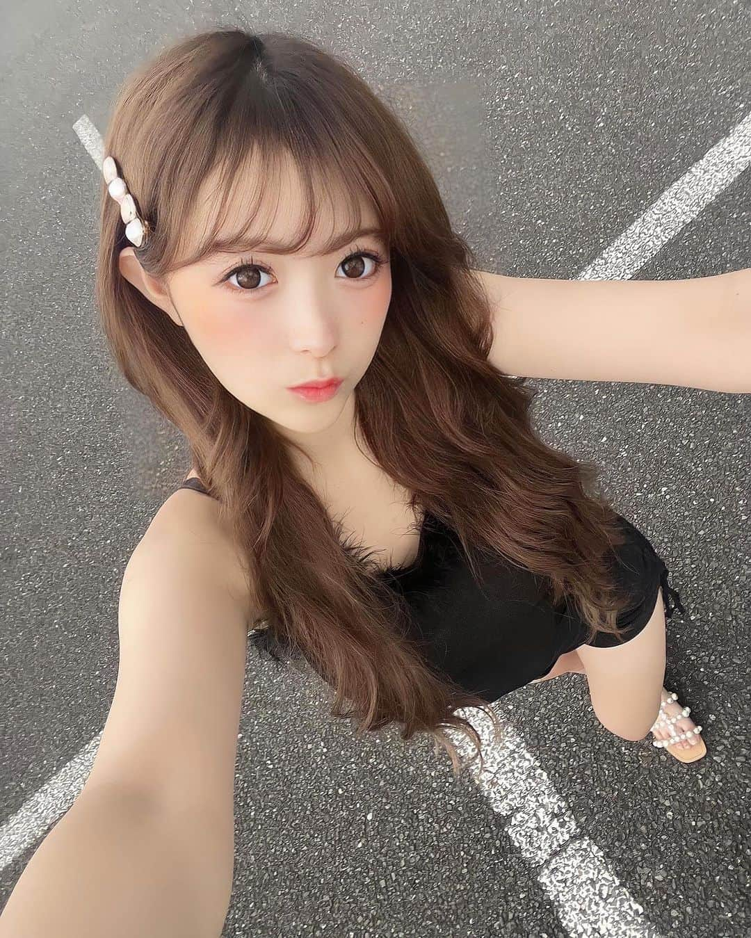 松田聖菜のインスタグラム：「髪の毛暗いの飽きてきた🫥」