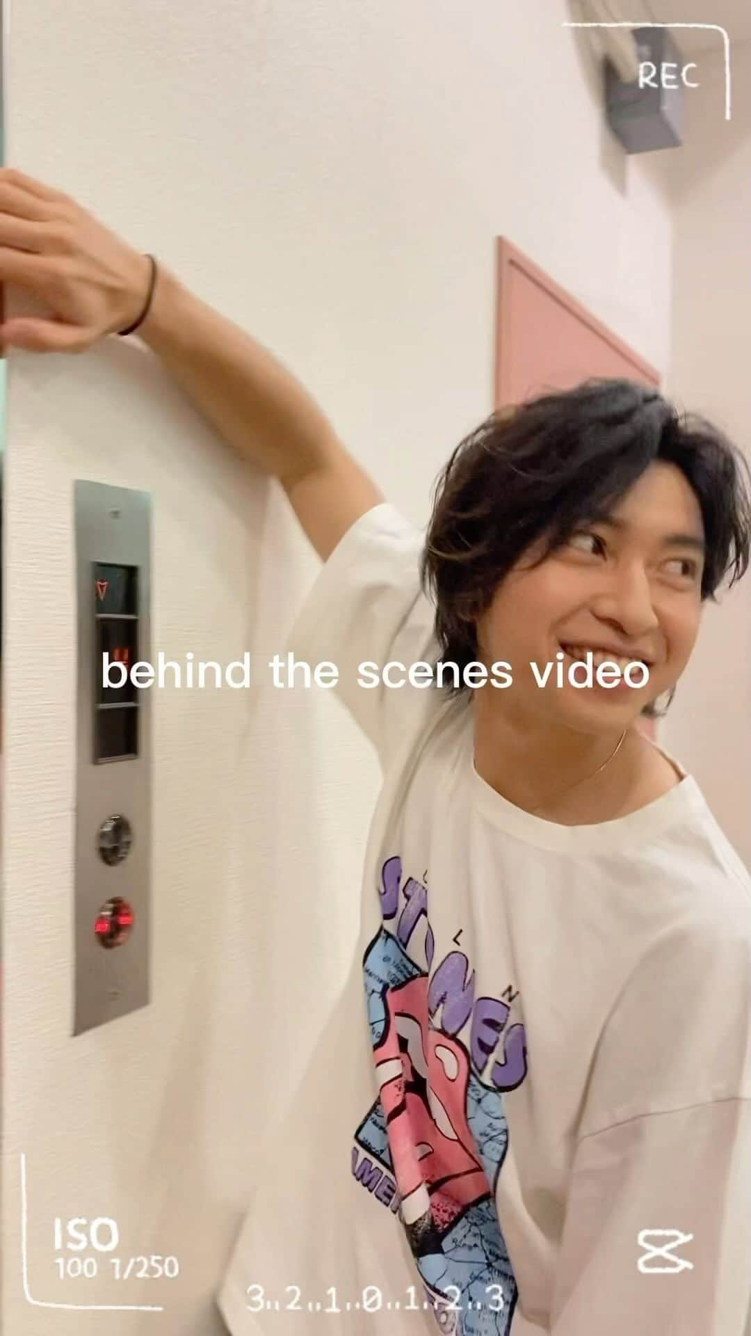 吉野晃一のインスタグラム：「2023.06.18『Dear Memories』 〜behind the scenes video（short ver.）〜 フル動画はファニコン限定で公開中❗️ プロフィールリンクから飛べます✌️ #吉野晃一 #dearmemories #リリースイベント #メイキング #メイキング映像 #ライブ撮影  #シンガーソングライター #clubmixa」