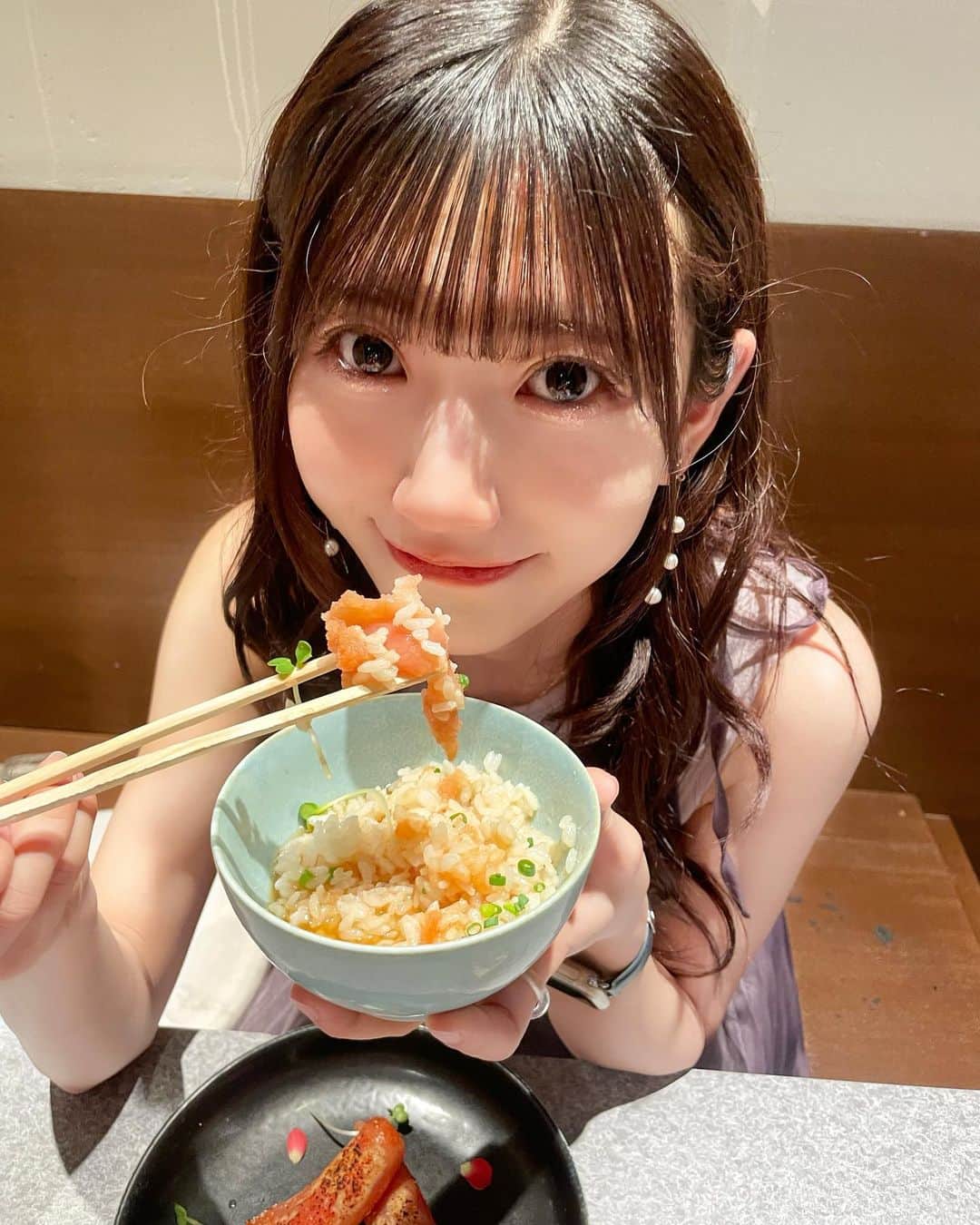 山田麻莉奈さんのインスタグラム写真 - (山田麻莉奈Instagram)「. ゆいが誘ってくれて １％の明太子ブランド『MENTIE』の リリースイベントに行ってきました⠉̮⃝︎︎  お茶漬けとかパスタとか 明太子料理を堪能させて頂きました.. おいしすぎた。ご馳走様でした🥹♡ ̖́- @mentie.jp   16時からオンライン販売開始したみたいなので 是非みんなも食べてみてね🤍  #MENTIE #メンタイ #明太子」7月20日 19時53分 - marina.yamada_324