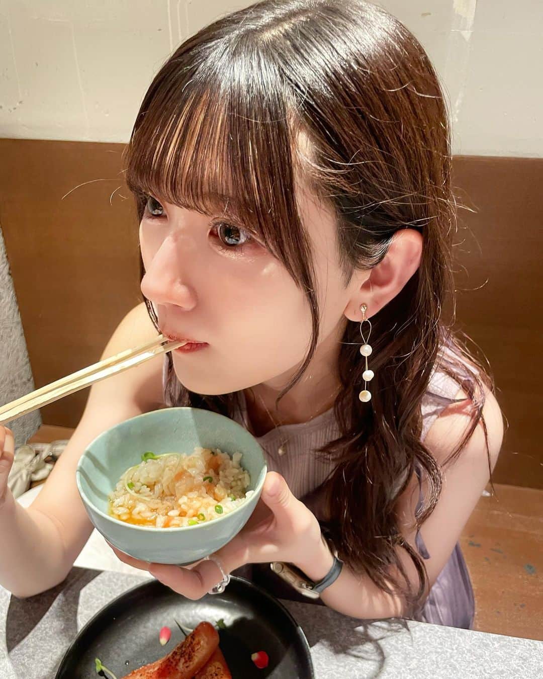 山田麻莉奈さんのインスタグラム写真 - (山田麻莉奈Instagram)「. ゆいが誘ってくれて １％の明太子ブランド『MENTIE』の リリースイベントに行ってきました⠉̮⃝︎︎  お茶漬けとかパスタとか 明太子料理を堪能させて頂きました.. おいしすぎた。ご馳走様でした🥹♡ ̖́- @mentie.jp   16時からオンライン販売開始したみたいなので 是非みんなも食べてみてね🤍  #MENTIE #メンタイ #明太子」7月20日 19時53分 - marina.yamada_324