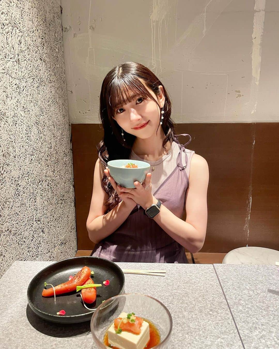 山田麻莉奈のインスタグラム：「. ゆいが誘ってくれて １％の明太子ブランド『MENTIE』の リリースイベントに行ってきました⠉̮⃝︎︎  お茶漬けとかパスタとか 明太子料理を堪能させて頂きました.. おいしすぎた。ご馳走様でした🥹♡ ̖́- @mentie.jp   16時からオンライン販売開始したみたいなので 是非みんなも食べてみてね🤍  #MENTIE #メンタイ #明太子」
