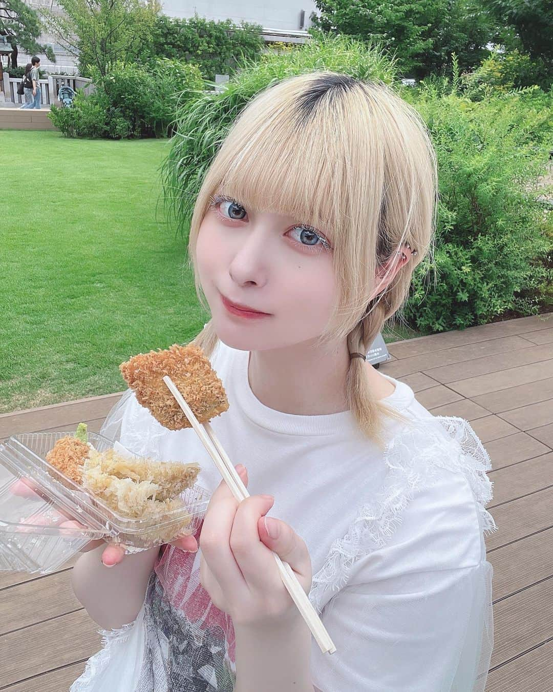 羽島めいさんのインスタグラム写真 - (羽島めいInstagram)「外で食べると旨み増すってマジ。」7月20日 19時54分 - mei__kmyd