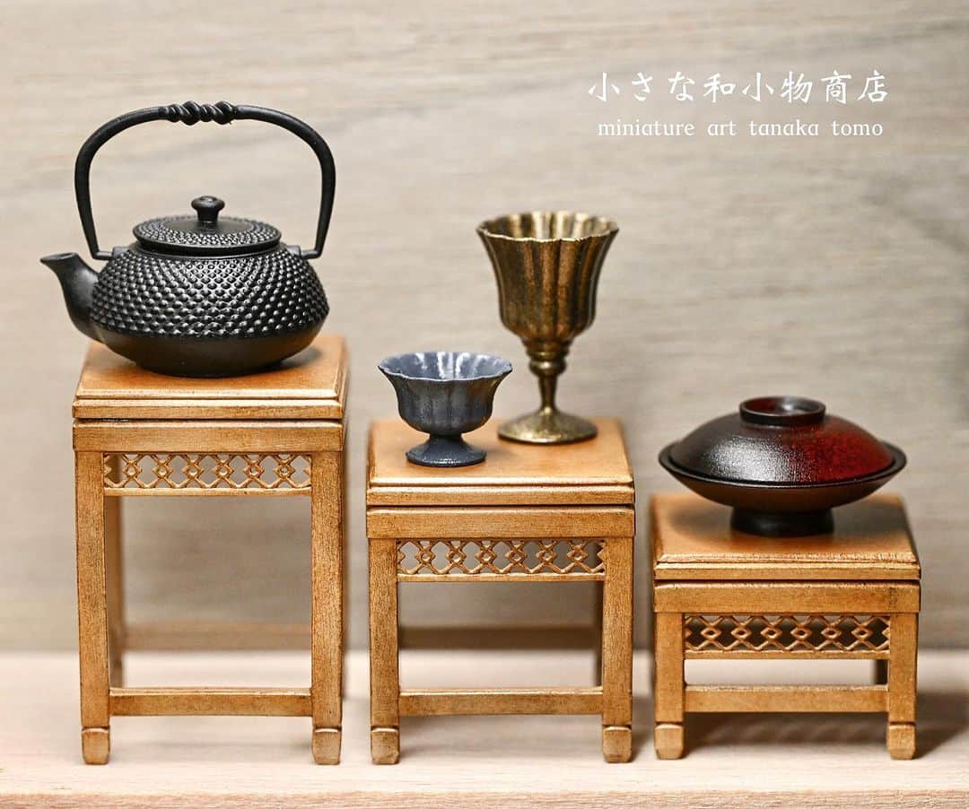 Nunu's Houseさんのインスタグラム写真 - (Nunu's HouseInstagram)「✨飾り台を作りました。 小物を並べるのに使用します。  #ミニチュア#miniature #ミニチュアアート展2023 #田中智#nunushouse #和食器#和小物#日本 #art#diy #kawaii」7月20日 20時03分 - nunus_house