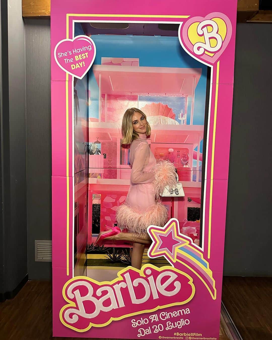 キアラ・フェラーニさんのインスタグラム写真 - (キアラ・フェラーニInstagram)「Last night we had a private premiere of the Barbie movie and It was epic 💖✨☺️ #adv #WarnerBros」7月20日 20時05分 - chiaraferragni