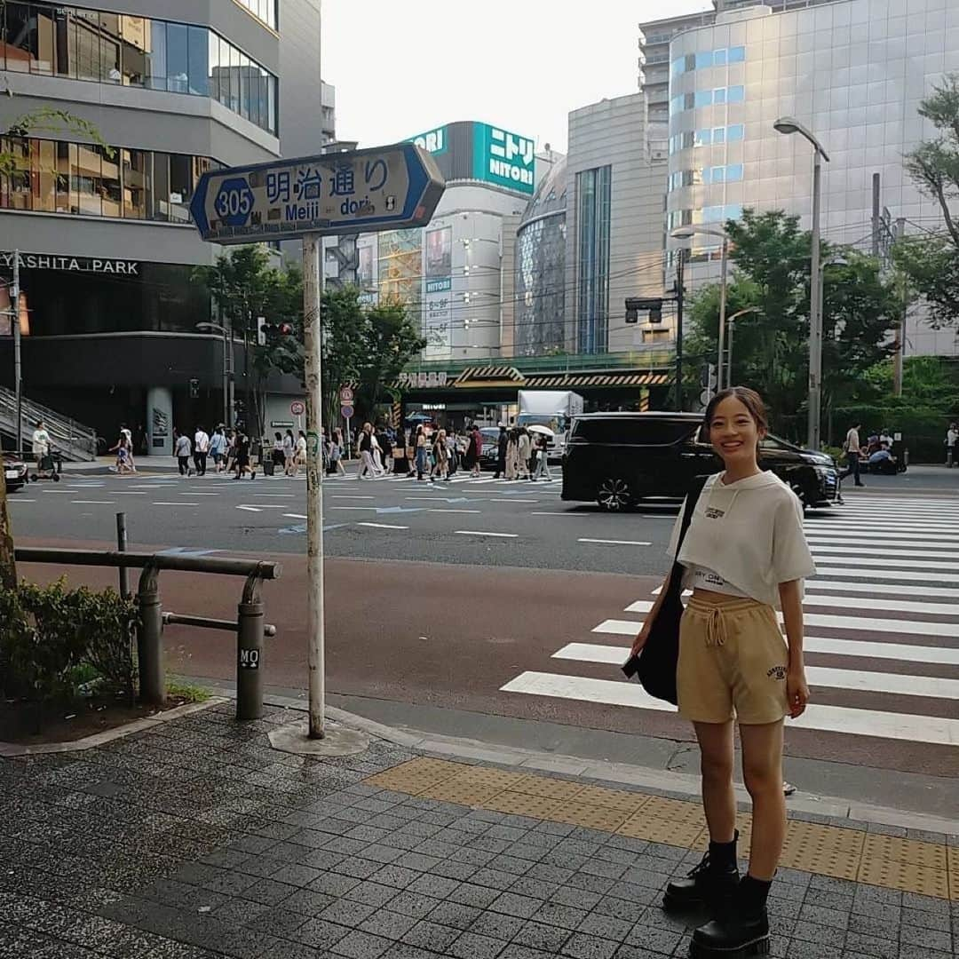 池端杏慈さんのインスタグラム写真 - (池端杏慈Instagram)「︎︎  明日から夏休み☀️ 今年の夏はたくさんお出かけしたい🍨💖  ショート丈パーカーとショートパンツはPINK-latteだよ〜！🥰  #ニコラ#nicola#ニコモ #池端杏慈#アンジ」7月20日 20時10分 - lespros_anji