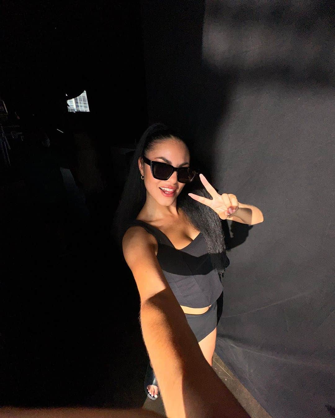 Julianna Townsendのインスタグラム：「Between moving & gign 🎤  Lil recap of the past weeks 🫡」