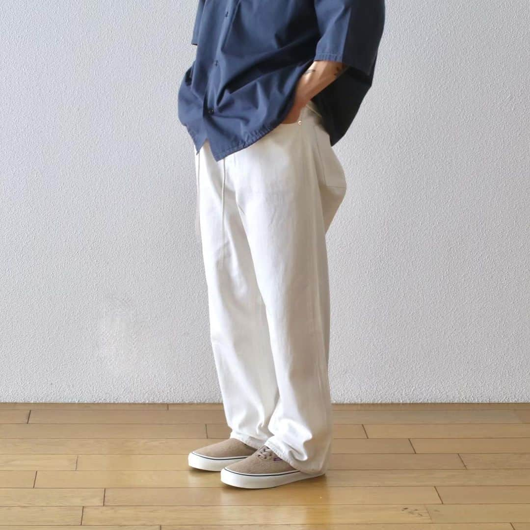 wonder_mountain_irieさんのインスタグラム写真 - (wonder_mountain_irieInstagram)「【#2023_SUMMER_SALE】 KAPTAIN SUNSHINE / キャプテンサンシャイン "Buckleback 5PKT Denim Pants" ¥ 35,200- > ¥21,120-[40%OFF] _ 〈onlin store / @digital_mountain〉 https://www.digital-mountain.net _  【オンラインストア#DigitalMountain へのご注文】 *24時間受付 *14時までのご注文で即日発送 *1万円以上ご購入で送料無料 tel：084-973-8204  _ We can send your order overseas. Ordering procedure details can be found here. >>http://www.digital-mountain.net/html/page56.html  _ #KAPTAINSUNSHINE #キャプテンサンシャイン _ 実店舗：#WonderMountain  〒720-0043  広島県福山市船町2-23 JR 「#福山駅」より徒歩10分 #ワンダーマウンテン #japan #hiroshima #福山 #福山市 #尾道 #倉敷 #鞆の浦 近く _ WOMEN/GOODS： @hacbywondermountain _」7月20日 20時16分 - wonder_mountain_