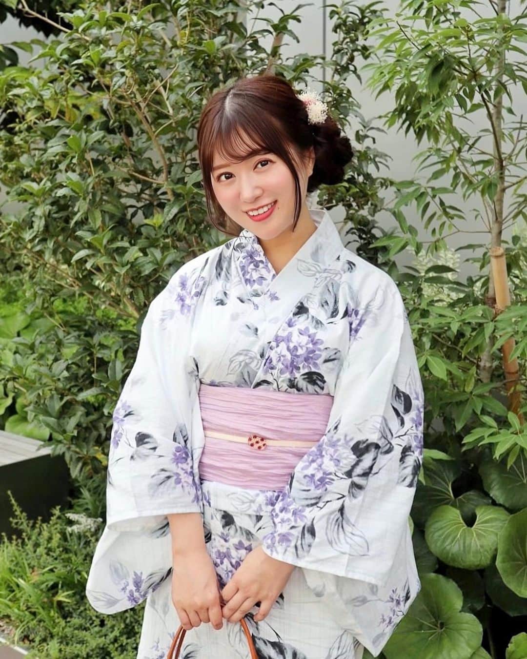 森下まいのインスタグラム：「夏祭り🎐花火大会🎆 今年は浴衣を着る機会がいっぱいあるから嬉しいな〜🥰  @andesir_official で見つけた紫陽花柄の浴衣は、 セットの帯も可愛くて簡単に結べてお気に入り☺️💜 たくさん着て夏のお出かけを楽しみたいです🥰💫  #mai153 #153cm #153cmコーデ #浴衣 #浴衣女子 #mai_kimono」