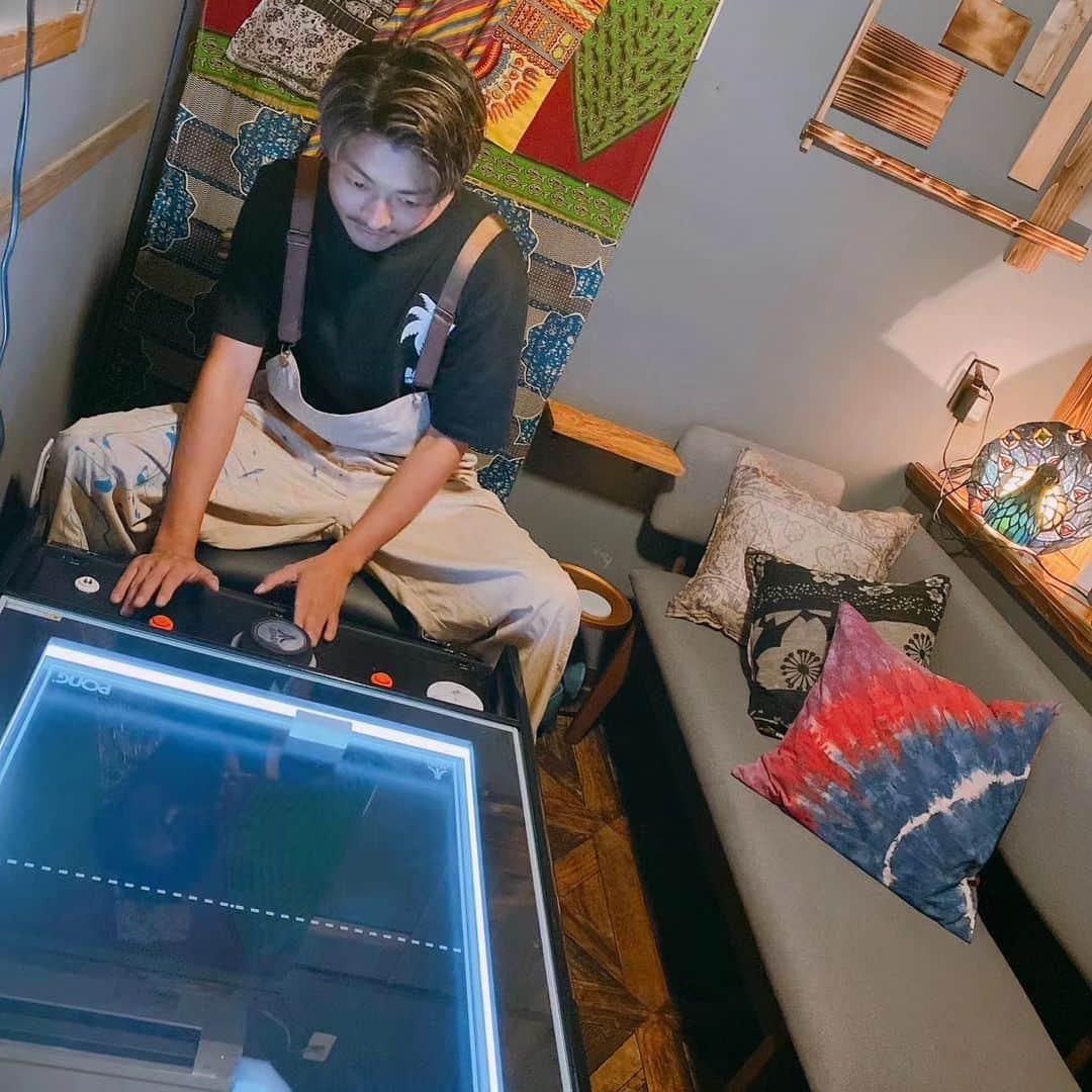 中村昌也のインスタグラム：「ゲーム部屋完成しました❗ 新しい個室🤗 面白いゲームで楽しんで下さい❕ 本日もお待ちしております🙇 宮古島市平良下里646-2 バロックビル6階 #宮古島 #沖縄 #宮古島バー #miyakojima #miyakojimabar #バーイズ #イズ #baris #is #newopen #居酒屋 #海 #beach #japan #中村昌也」