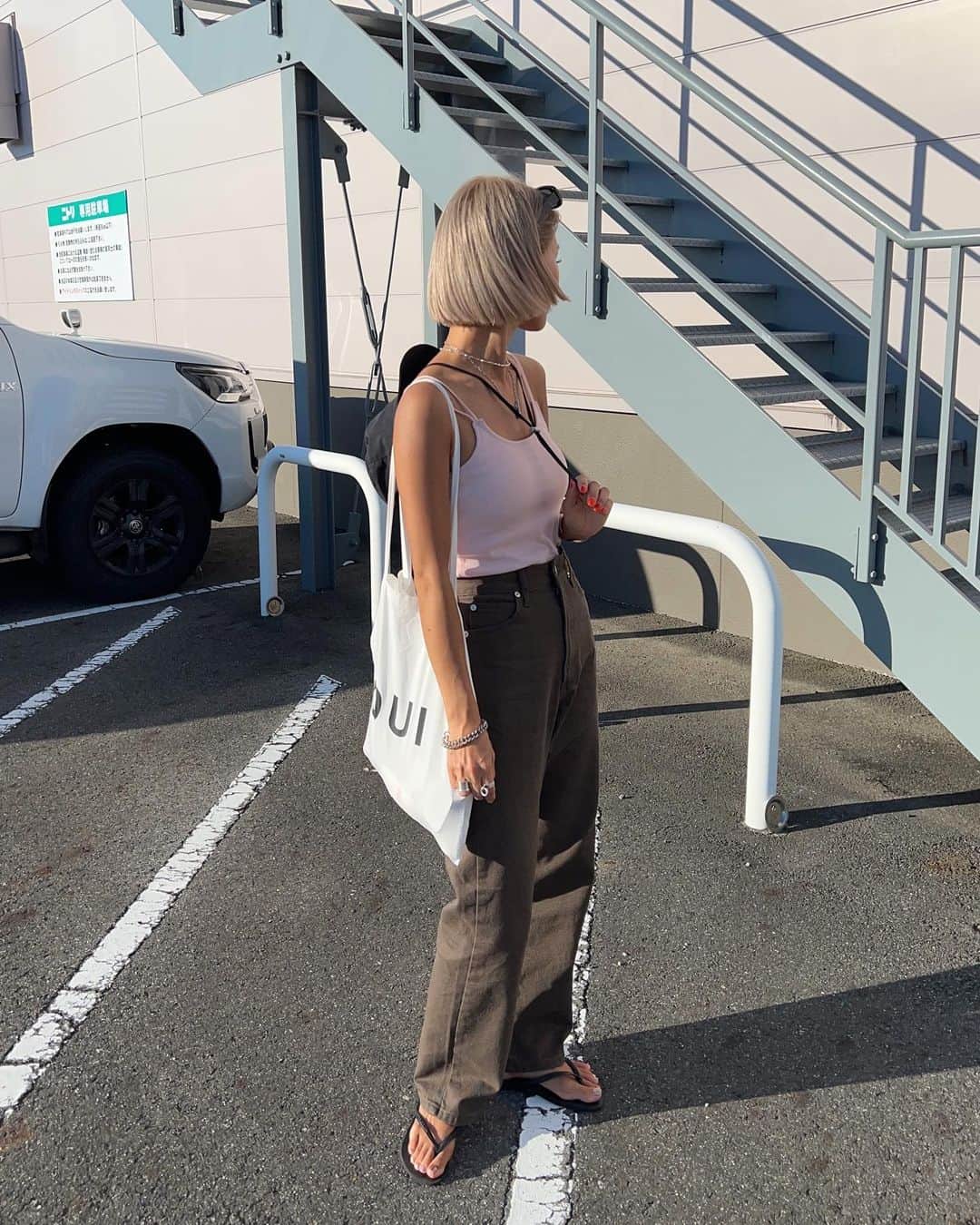 annaのインスタグラム：「.  海行った日コーデ🏖 シャワー浴びた後ってさ 自分の汗なのか拭ききれてない水なのか 分からなくならない？😂 最後の写真はそんな滝汗後のわたし🥵笑  と、この日はかなりのプチプラコーデ🫶 タグ付けしてあるよ~❤️‍🔥❤️‍🔥  #夏コーデ#海コーデ#プチプラ#プチプラコーデ#デニムコーデ#キャミソール#カジュアルコーデ#カジュアル#大人カジュアル#オトナカジュアル#158cmコーデ#骨格ナチュラル#きょこ」