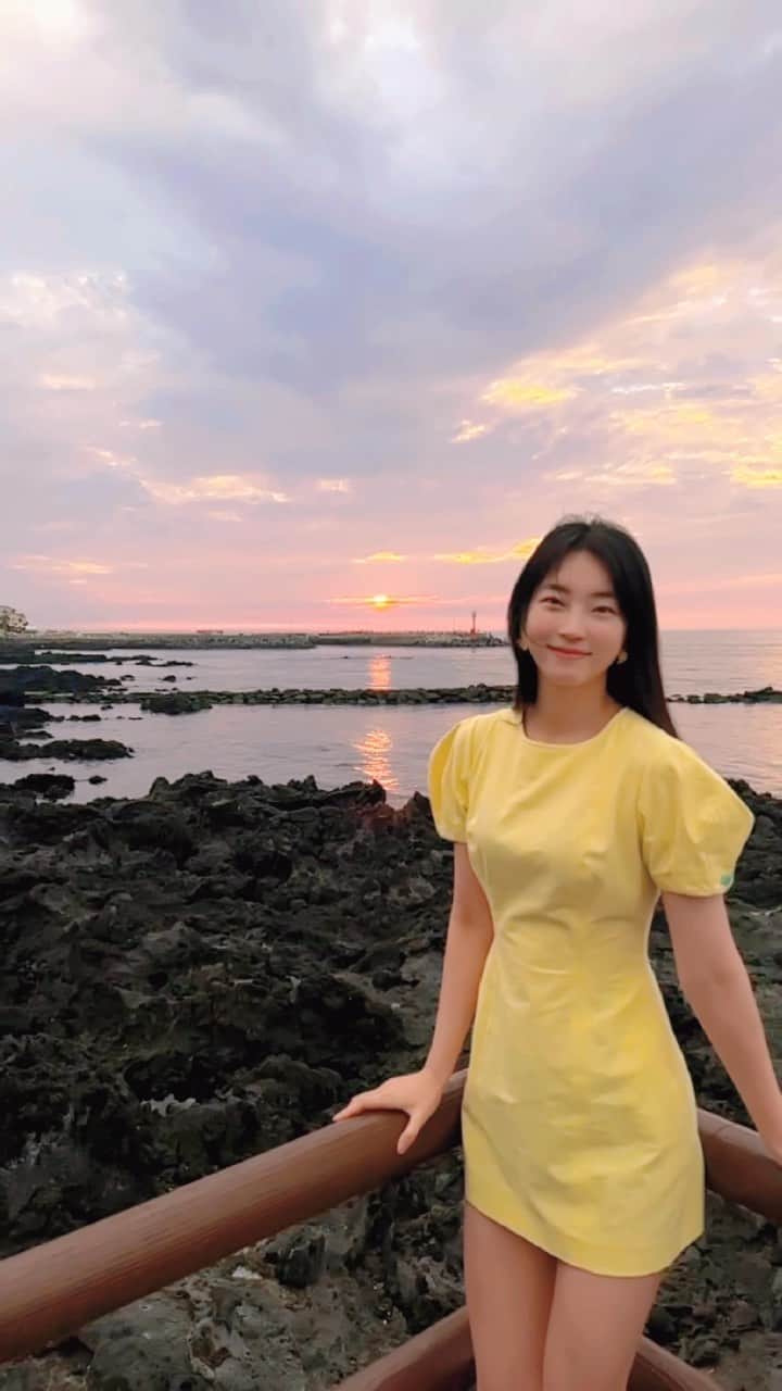 jiesuuのインスタグラム：「Precious pink sunset 🐥💕」