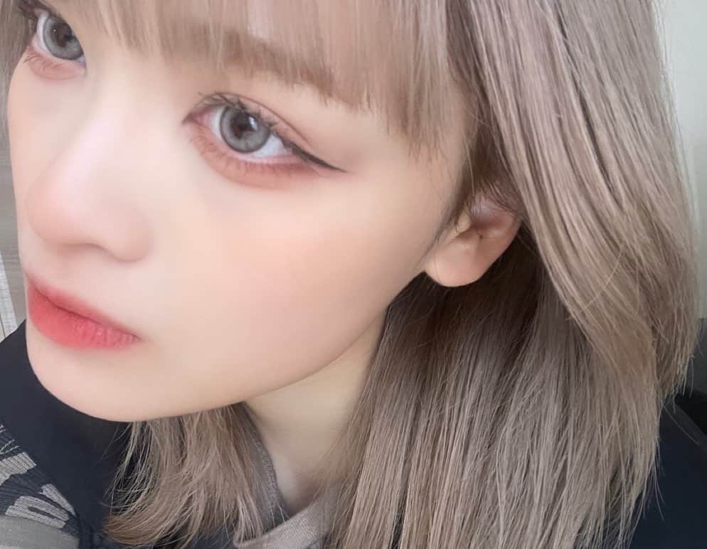 のインスタグラム：「✩.*˚  ガォーーーー *✩⡱:ﾟ🌙 .*˚  #生活感ダダ漏れで草 #想像以上にカラコンがグレーだった #メイク楽しいね #伊達花彩 #最近そうめん好きかも #いぎなり東北産」