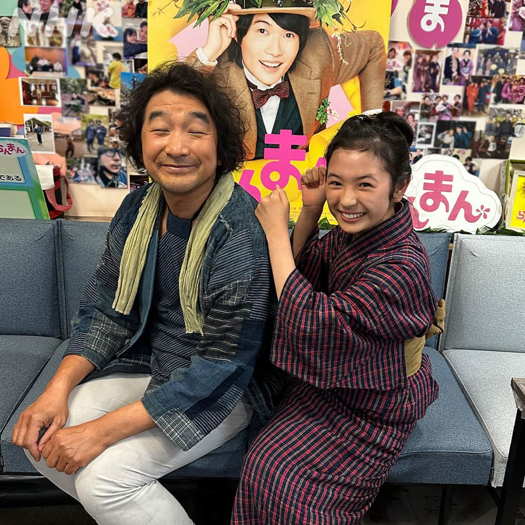 らんまんさんのインスタグラム写真 - (らんまんInstagram)「#らんまん観察日記📸  とっても楽しそうな及川親子をパシャリ！  小春のことが大好きな福治と、そんな福治の幸せを願っている小春。ステキな親子に今後も注目です🥲   #Twitterには別カットも！  #朝ドラらんまん #池田鉄洋 #山本花帆」7月21日 18時00分 - asadora_ak_nhk